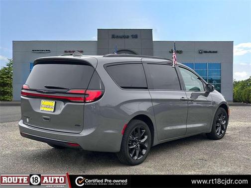 2021 Chrysler Pacifica Touring L