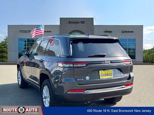 Baltic Gray Metallic Clearcoat 2025 Jeep Grand Cherokee Laredo