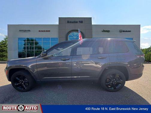 Baltic Gray Metallic Clearcoat 2023 Jeep Grand Cherokee L Altitude