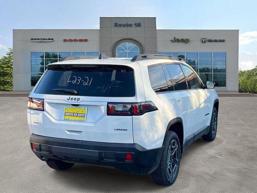 Bright White Clearcoat 2026 Jeep Cherokee Laredo 4x4