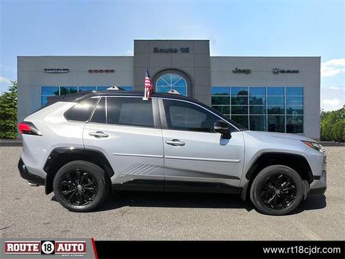 2022 Toyota RAV4 Hybrid SE