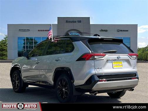 2022 Toyota RAV4 Hybrid SE