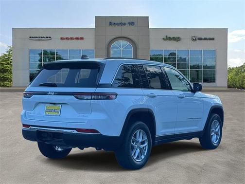 2025 Jeep Grand Cherokee Laredo