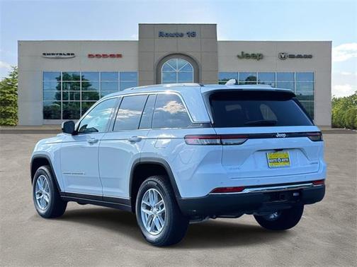 2025 Jeep Grand Cherokee Laredo