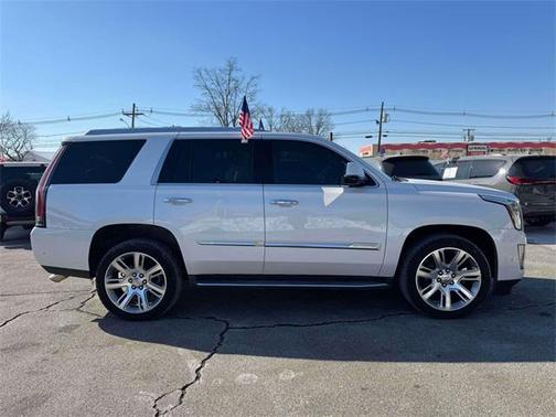 2018 Cadillac Escalade Luxury