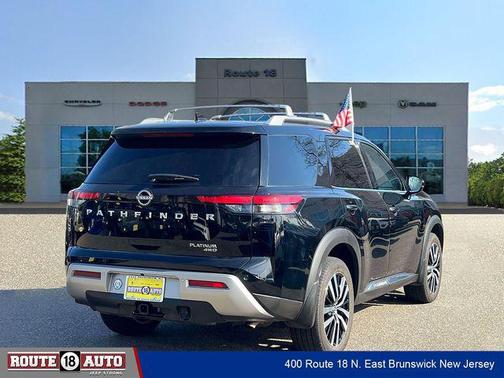 2025 Nissan Pathfinder Platinum 4WD