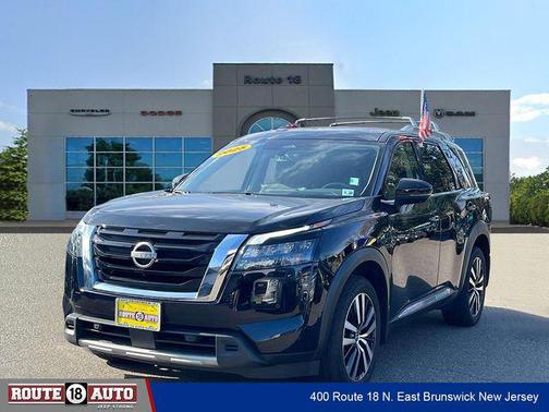 2025 Nissan Pathfinder Platinum 4WD