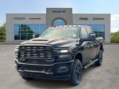 Diamond Black Crystal Pearlcoat 2026 RAM 2500 Tradesman Crew Cab 4x4 6'4' Box