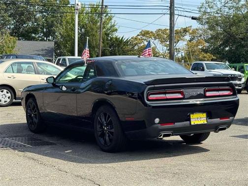 2022 Dodge Challenger SXT