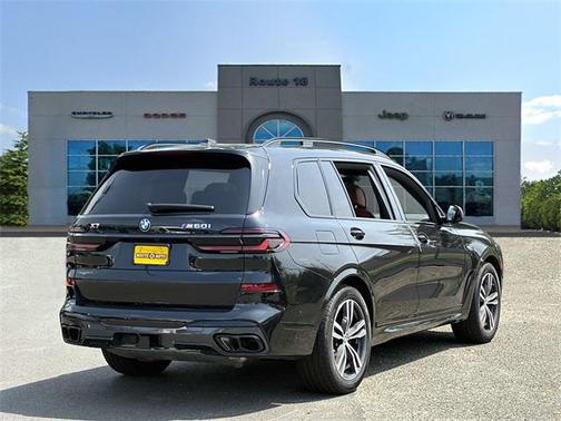 2025 BMW X7 M60i