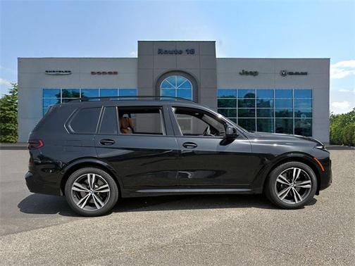 2025 BMW X7 M60i