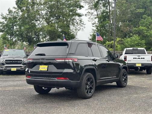 2023 Jeep Grand Cherokee Altitude