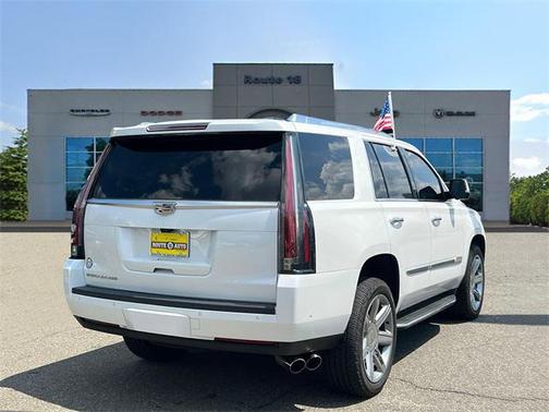 2018 Cadillac Escalade Luxury