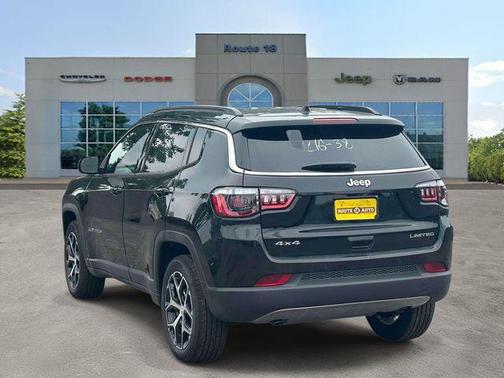 Diamond Black Crystal Pearlcoat 2026 Jeep Compass Limited