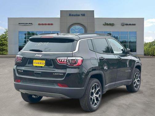 Diamond Black Crystal Pearlcoat 2026 Jeep Compass Limited