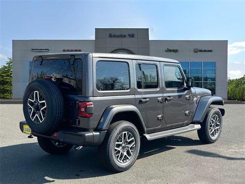 2025 Jeep Wrangler 4-Door Sahara 4x4