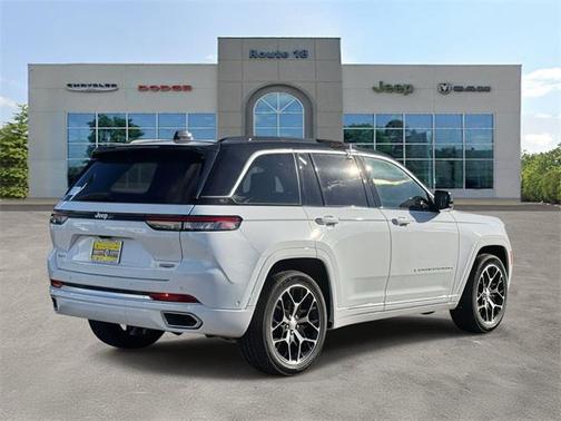 2025 Jeep Grand Cherokee Summit