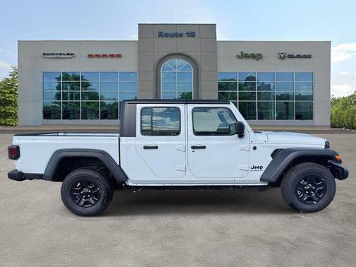 2026 Jeep Gladiator Sport