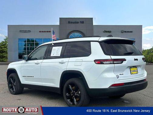 Bright White Clearcoat 2023 Jeep Grand Cherokee L Altitude