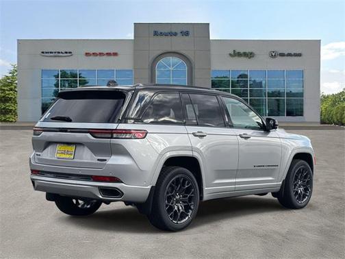 2025 Jeep Grand Cherokee Summit