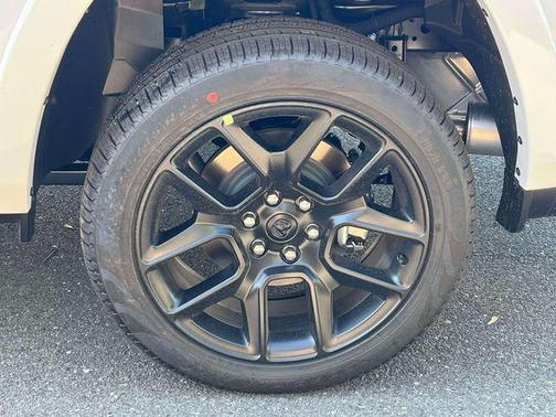 Bright White Clearcoat 2026 RAM 1500 Laramie