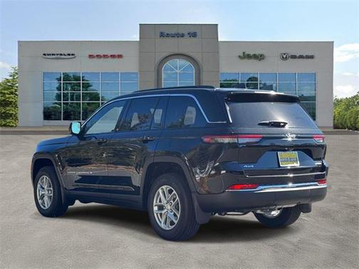2025 Jeep Grand Cherokee Laredo