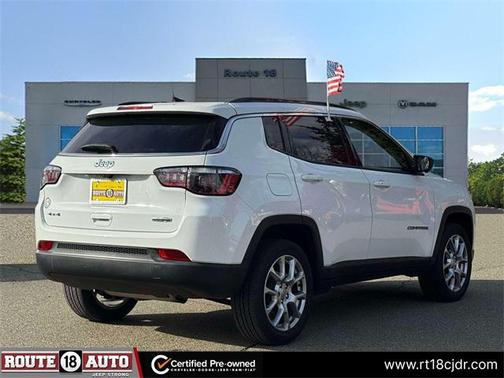 2022 Jeep Compass Latitude Lux