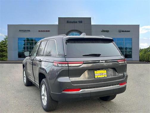 2025 Jeep Grand Cherokee Laredo
