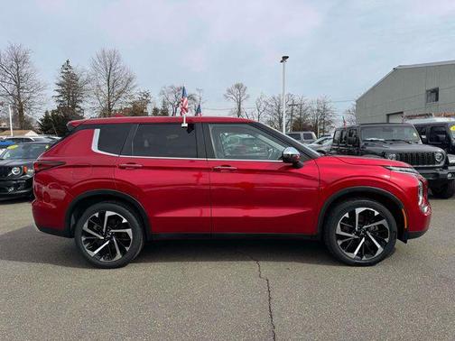 2022 Mitsubishi Outlander SE