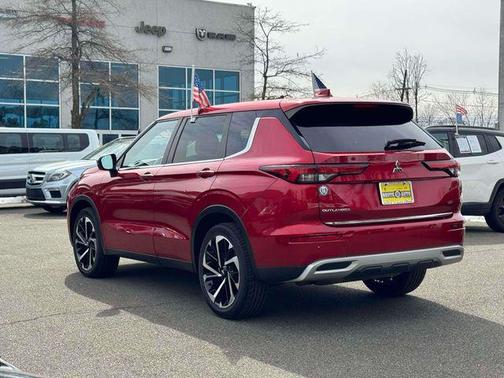 2022 Mitsubishi Outlander SE