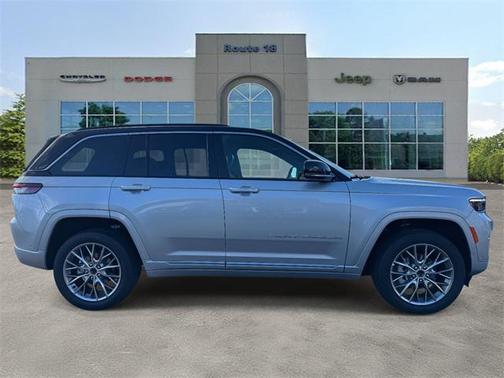 2025 Jeep Grand Cherokee Summit