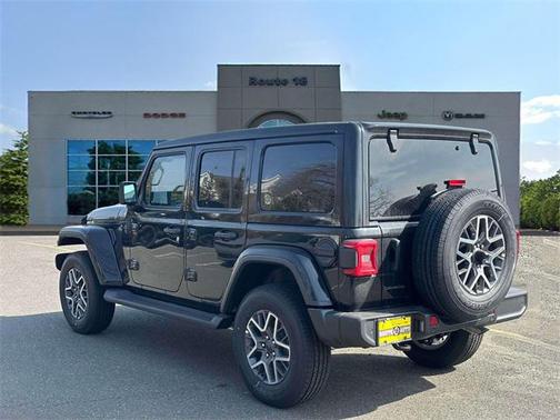 2025 Jeep Wrangler 4-Door Sahara 4x4