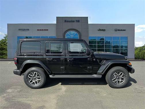 2025 Jeep Wrangler 4-Door Sahara 4x4