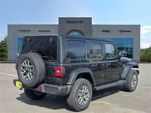2025 Jeep Wrangler 4-Door Sahara 4x4