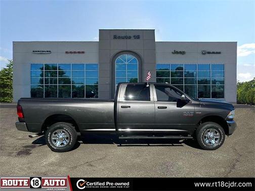 2017 RAM 3500 Tradesman Crew Cab 4x4 8' Box
