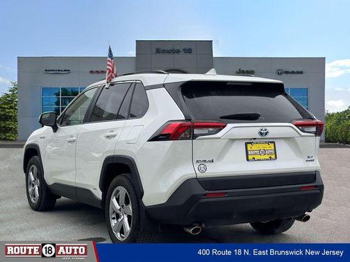 Blizzard Pearl 2021 Toyota RAV4 Hybrid XLE Premium