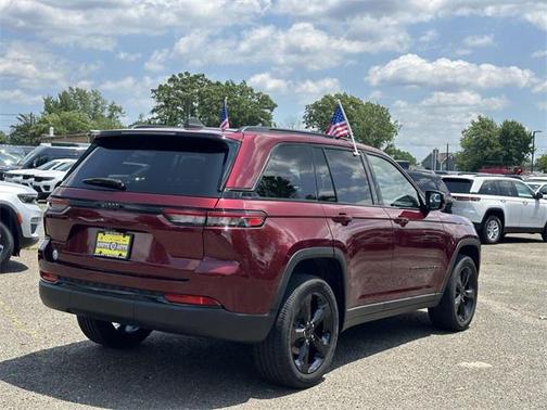 2023 Jeep Grand Cherokee Altitude