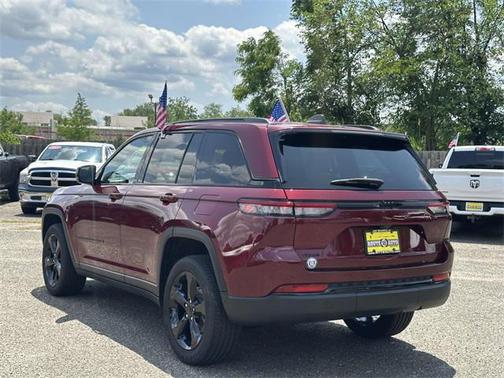 2023 Jeep Grand Cherokee Altitude