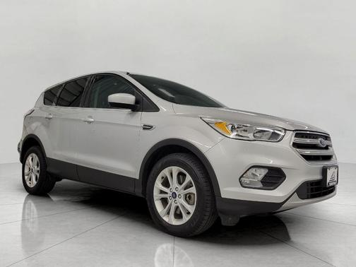 Magnetic Metallic 2017 Ford Escape SE
