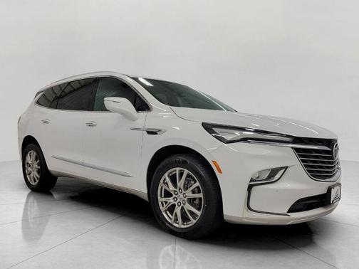 2023 Buick Enclave Essence AWD