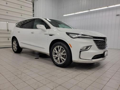 2023 Buick Enclave Essence AWD