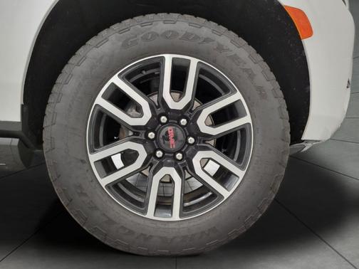 2023 GMC Yukon 4WD AT4