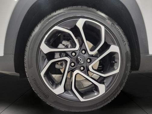 Summit White 2024 Chevrolet Trax FWD 2RS