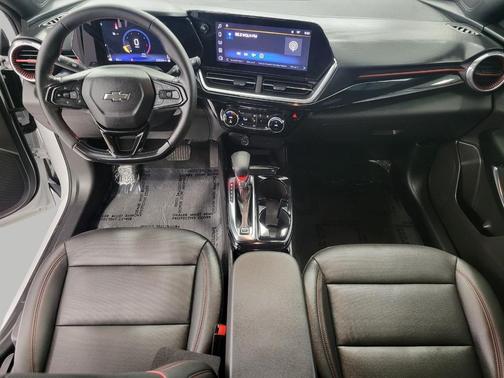 Summit White 2024 Chevrolet Trax FWD 2RS
