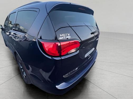 2020 Chrysler Pacifica Touring