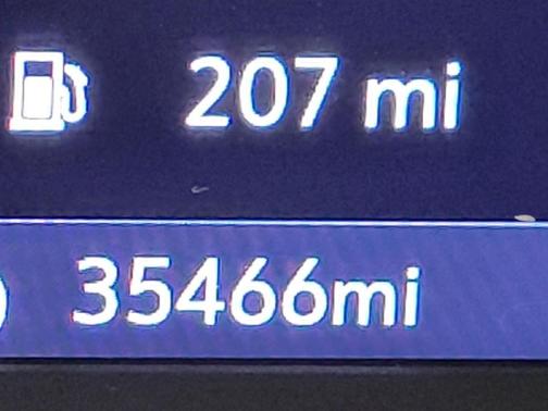 Radiant Red Tintcoat 2023 Chevrolet Traverse LT Leather