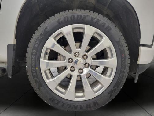 Iridescent Pearl Tricoat 2019 Chevrolet Silverado 1500 High Country