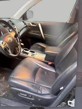 2013 Toyota Highlander SE