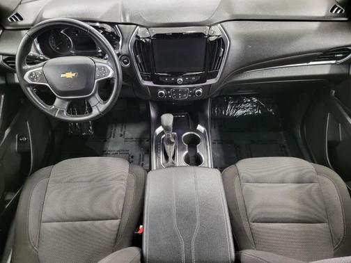 Sterling Gray Metallic 2023 Chevrolet Traverse LT Cloth