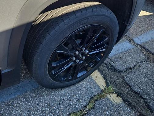 2023 GMC Acadia AWD SLE